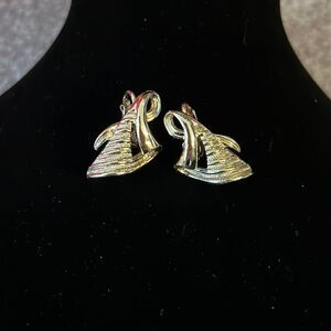Vintage gold clip on earrings